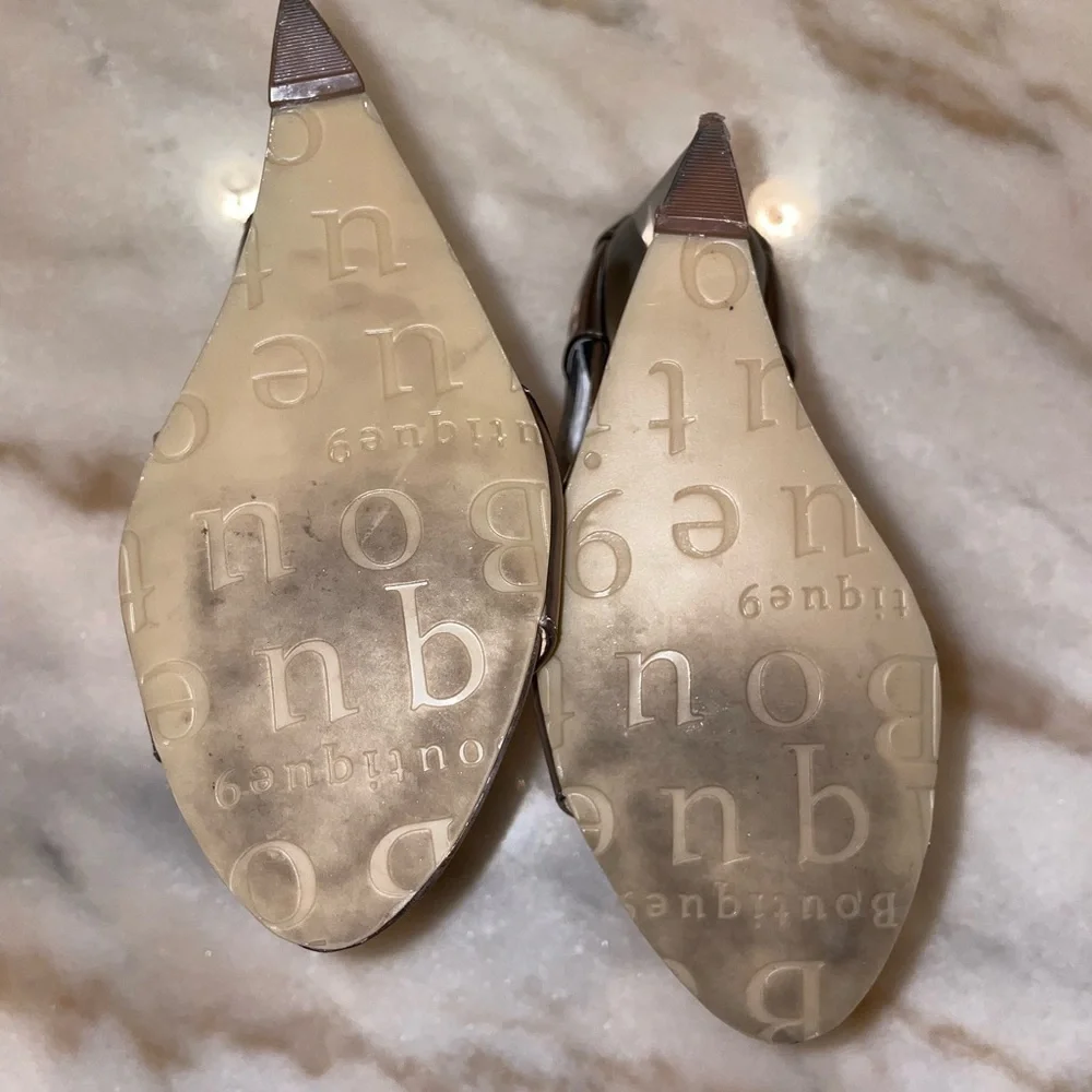 Boutique 9 Gold Heels - Picture 8 of 10
